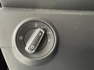 Volkswagen T-Roc United Autom.. Navi PDC Standhzg. CarPlay + Allwetter - bilder 9