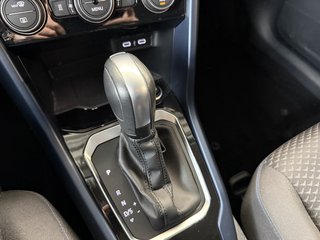 Volkswagen T-Roc United Autom.. Navi PDC Standhzg. CarPlay + Allwetter - bilder 13