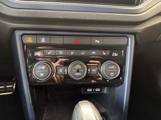 Volkswagen T-Roc United Autom.. Navi PDC Standhzg. CarPlay + Allwetter - bilder 14