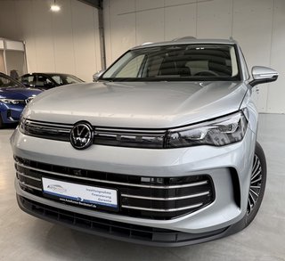 Volkswagen Tiguan Elegance Autom., IQ Light 360Kamera Navi ACC - foto 2
