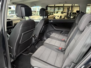 Volkswagen Touran Comfortline Autom., ACC 7-Sitzer PDC CarPlay - foto 1