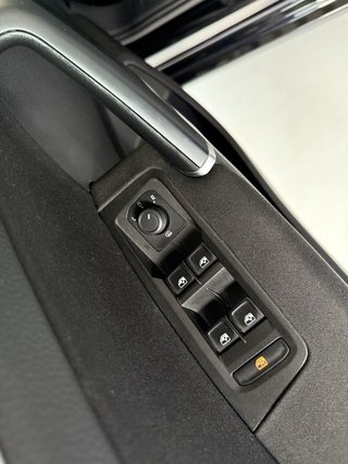 Volkswagen Touran Comfortline Autom., ACC 7-Sitzer PDC CarPlay - foto 9