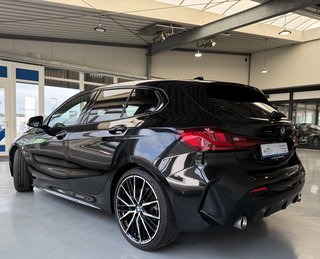 BMW 118 d M Sport Autom., LED Pano Navi HuD H/K Sound ACC - photo 4