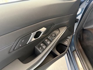 BMW 330 xDrive M Sport Autom., LED Navi ACC Kamera - bilder 10