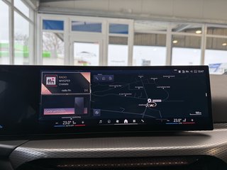 BMW 330 xDrive M Sport Autom., LED Navi ACC Kamera - bilder 22