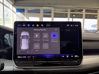 Volkswagen Golf VIII TDi Life LED CarPlay ACC Kamera - bilder 16
