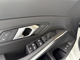 BMW 330 i xDrive M Sport Autom., LED Navi Kamera ACC - bilder 11
