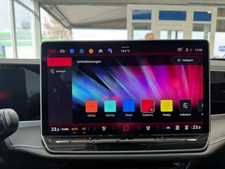 Volkswagen Passat Variant Elegance Autom.,  LED ACC HuD Kamera Navi - photo 26