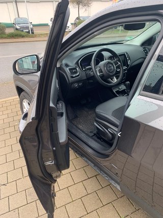 Jeep Compass Limited FWD 1,3l Gse T4 110kW (150PS) Automatik 4x2 E6d, Winter Paket, Park-Paket - bilder 4