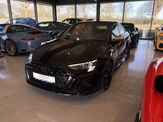 Audi RS3 2.5 TFSI quattro LIM B&O SOFORT LIEFERBAR age.one-day registration Kaufen | EZ 03/2023 | Preis 69.900 €