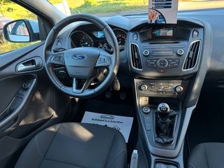 Ford Focus 1.0 Lim. Trend*Klima*PDC*Allwetter*TÜV NEU - bilder 3