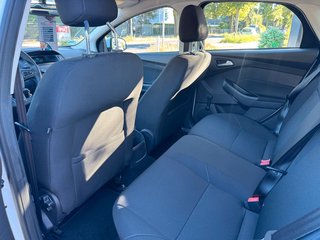 Ford Focus 1.0 Lim. Trend*Klima*PDC*Allwetter*TÜV NEU - bilder 6