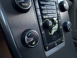 Volvo XC 60 XC60 Momentum 2WD*Leder*Xenon*Navi*SHZ - bilder 16