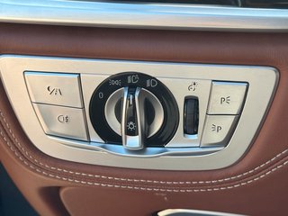 BMW 750Li xDrive INDIVIDUAL M-Sport*SKYLOUNGE*TV*B&W - foto 17