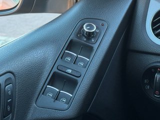 Volkswagen Tiguan 2.0TDI 4Motion*Aut*Webasto*Temp*AHK - bilder 10