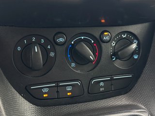 Ford Grand Tourneo Connect *1.5TDCI*7SITZER*AHK*PDC* - foto 16