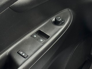 Opel Karl Rocks 1.0*Nav*Carplay*Szhz*Lkhz*Temp*Klima - bilder 9