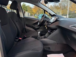 Peugeot 208 Allure 1.2*Klimaaut.*Temp.*PDC*GrauMatt* - bilder 7