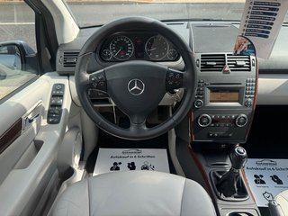 Mercedes-Benz A 200 ELEGANCE*LEDER*PANORAMA*SHZ*VOLL! - bilder 3