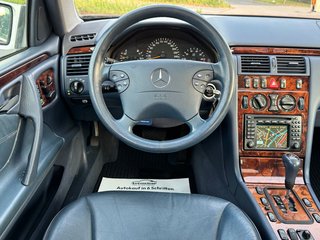 Mercedes-Benz E 280 4MATIC ELEGANCE*Aut.*Xenon*Leder*Voll*1HD! - bilder 2