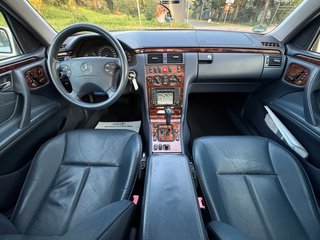 Mercedes-Benz E 280 4MATIC ELEGANCE*Aut.*Xenon*Leder*Voll*1HD! - bilder 3