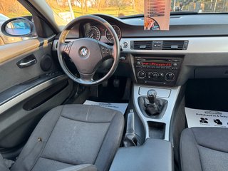 BMW 320d Touring*LED*SHZ*Klima*18"M-Sport*TÜV 1/2027 - bilder 6