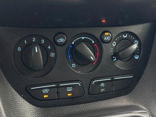 Ford Grand Tourneo Connect *1.5TDCI*7SITZER*AHK*PDC* - foto 16