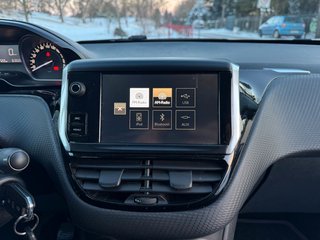 Peugeot 2008 Active 1.2*Temp.*SHZ*Klima*PDC*1.HD - foto 10