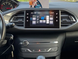 Peugeot 308SW Active 1.2*Klimaautomatik*Temp.*TÜV+ZR NEU - bilder 6