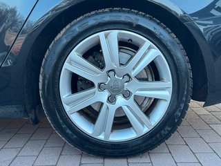 Audi A4 2.0TDI Avant S-Line Plus*Aut*Leder*PDC*Szhz* - bilder 1