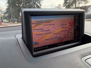 Audi A1 1.4TFSI*Aut.*Xenon*Navi*SHZ*PDC*2.HD*VOLL - bilder 3