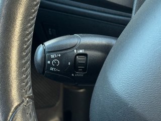 Peugeot 2008 Active Klima*PDC*Temp*Szhz*Allwetter - bilder 10