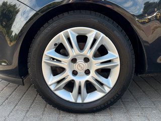Opel Corsa D 1.2*FlexFix*Klima*Allwetter*TÜV NEU* - bilder 1