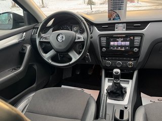 Skoda Octavia Combi 1.6TDI*Pano*Leder*Temp*WEBASTO - bilder 4