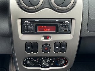 Dacia Duster I 1.6 Delsey 4x2*Klima*AHK*Allwetter* - bilder 8