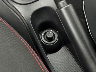 Dacia Duster I 1.6 Delsey 4x2*Klima*AHK*Allwetter* - bilder 9