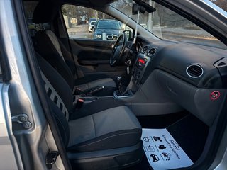 Ford Focus Turnier Style + 1.8*Klima*M&S*TÜV NEU - bilder 6