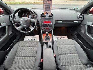 Audi A3 Sportback 1.6 TDI Ambiente*Panorama*Klima*EU5 - bilder 4