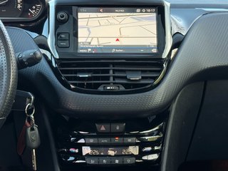 Peugeot 208 GT Line*Aut*Nav*Pano*JBL*Szhz*Temp*PDC*Kam* - bilder 8