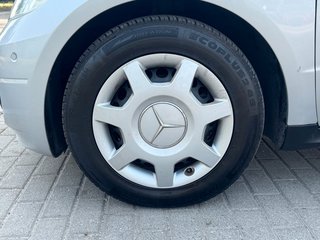 Mercedes-Benz A160 Automatik*Klima*Nav*Szhz*Temp*TÜV NEU* - bilder 1