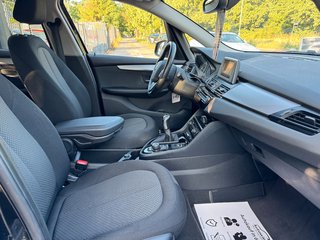 BMW 218i Tourer Active*Klimaautomatik*Pdc*Shzg*2.HD - bilder 6