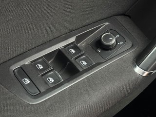 Volkswagen Touran Comfortline 2.0TDI*Navi*7Sitze*PDC*Alu* - bilder 8