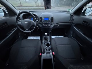 Hyundai i30 cw 1.4 FIFA WM Edition Kombi*Klima*TÜV NEU - bilder 1