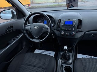 Hyundai i30 cw 1.4 FIFA WM Edition Kombi*Klima*TÜV NEU - bilder 5