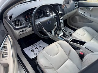 Volvo V40 1.5 T2*Ocean Race*Aut*Klima*Pano*Temp*Leder - foto 1