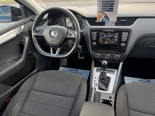 Skoda Octavia 2.0TDI Combi*Aut*PDC*Nav*Temp*Szhz*AHK* - bilder 4