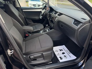 Skoda Octavia 2.0TDI Combi*Aut*PDC*Nav*Temp*Szhz*AHK* - bilder 6