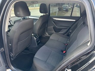 Skoda Octavia 2.0TDI Combi*Aut*PDC*Nav*Temp*Szhz*AHK* - bilder 7