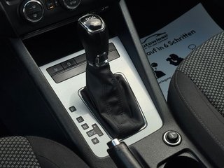 Skoda Octavia 2.0TDI Combi*Aut*PDC*Nav*Temp*Szhz*AHK* - bilder 9
