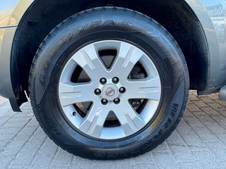 Nissan Pathfinder 2.5 dCi 4x4*Aut*7Sitze*AHK*Kam*Temp* - bilder 1